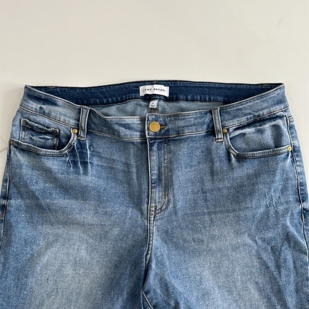 Lane Bryant Women's Mid Rise Signature Fit Blue Bermuda Jeans Shorts Sz 20 - Picture 3 of 8